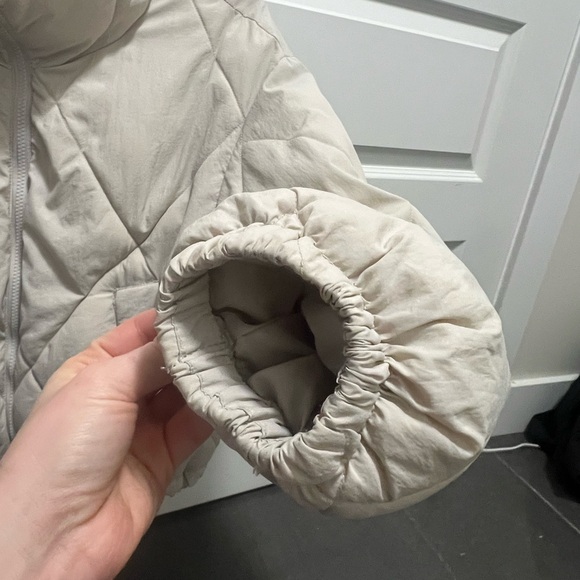 Garage Women's Off-White Puffer Jacket - Picture 5 of 11